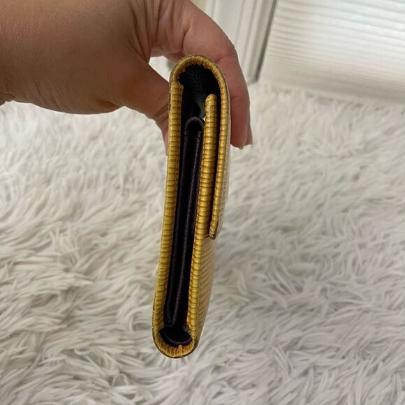 LOUIS VUITTON Trifold Snap Yellow Leather Epi Wallet, Purple Lined‎ - Picture 4 of 13